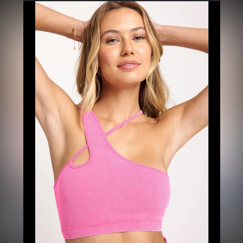 NEW SPIRITUAL GANGSTER ASYMMETRICAL KACI CROP TOP🌸